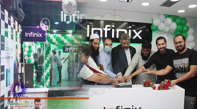 Infinix-Pakistan-Opens-Doors-To-The-First-Experience-Store-In-Karachi.