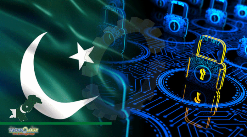 6 In 10 Women In Pakistan Face Internet Restrictions, Study Finds
