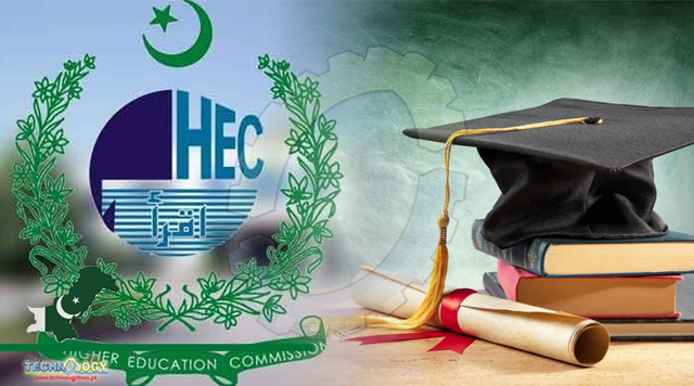 HEC Agrees To Postpone 2-Year Associate Degree And 4-Year Graduation Program