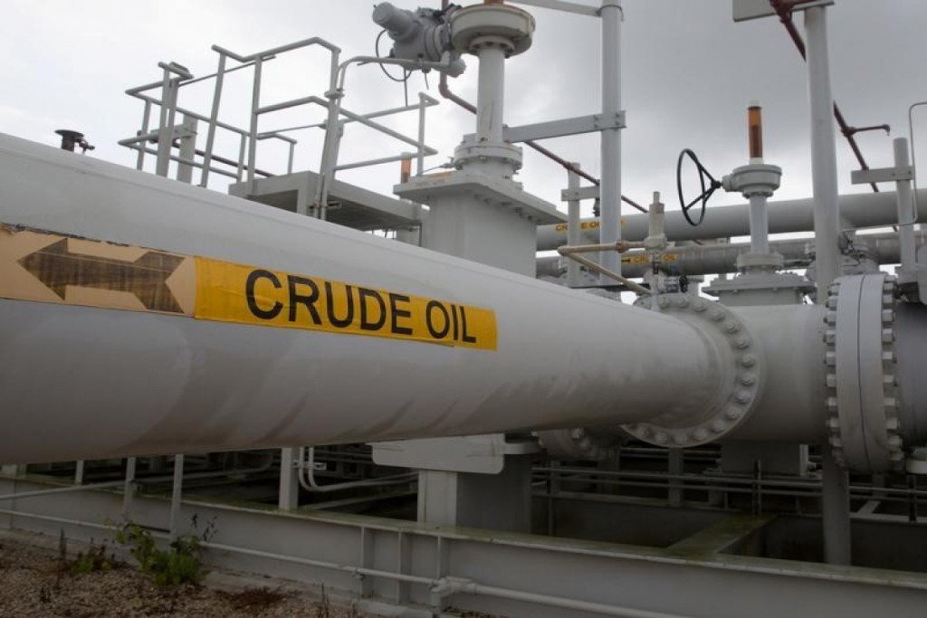 US Crude Oil Inventories Drop By 6.195 Million Barrels: API