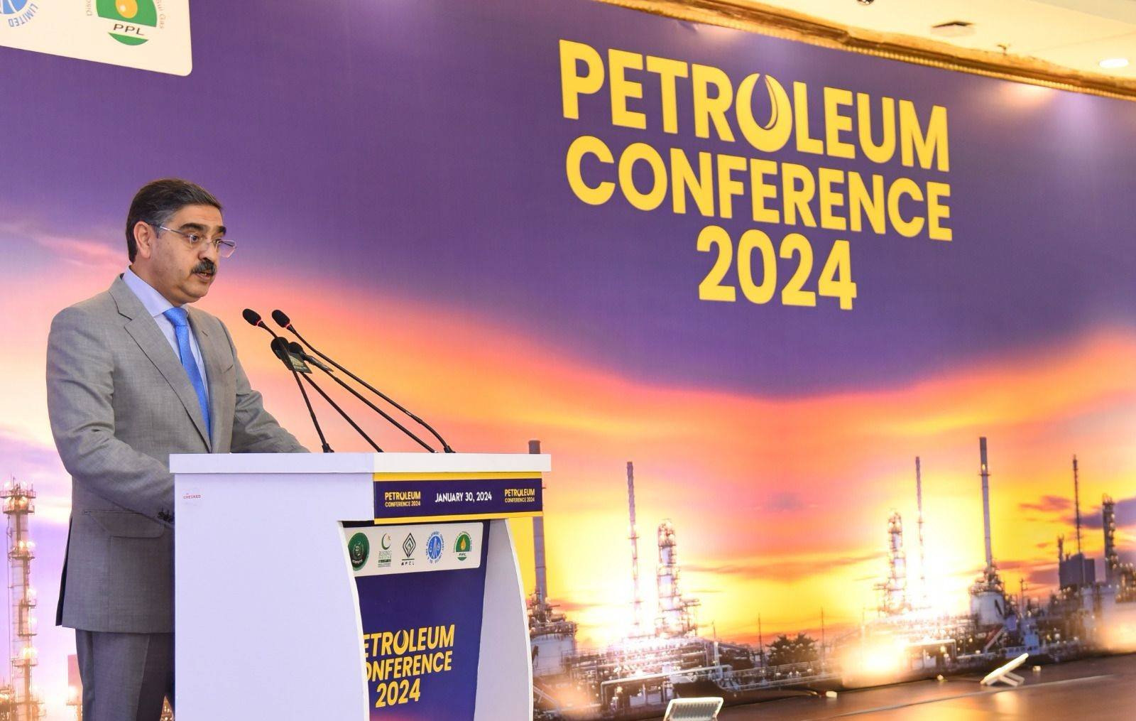 PM Calls For Collaboration On Energy Solutions At Petroleum Conference